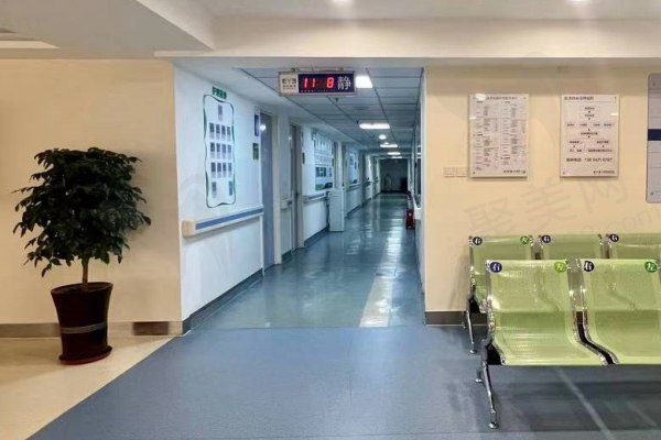 太原爱尔眼科医院过道