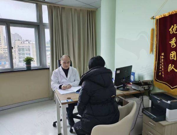 温岭爱尔眼科医院兰小川医生做近视手术