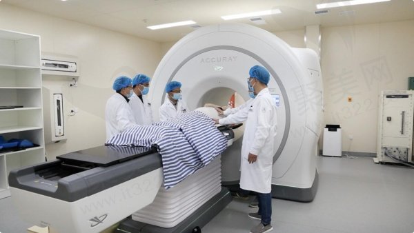青岛滨海学院附属医院（眼科）医生团队