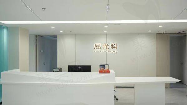 广州普瑞眼科医院刘泉做近视手术