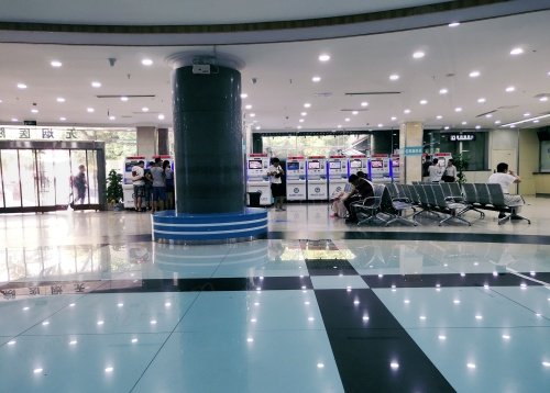 南昌大学一附院眼科医生