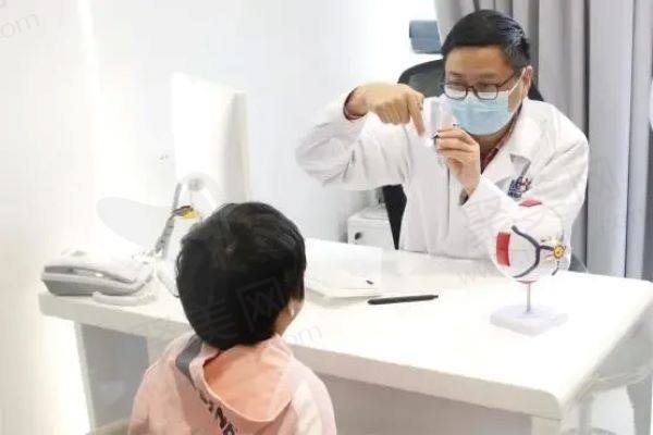 中新美陆眼科医院孙强挂号预约方式