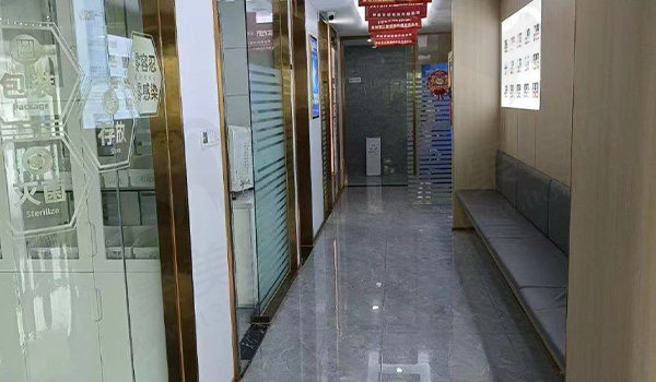 镇江丹阳金铂利口腔过道