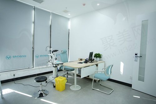 长沙睛点眼科医院检查室
