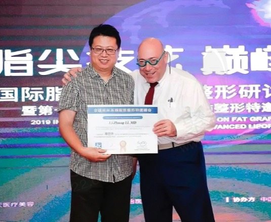 北京嘉禾李立仲脂肪丰胸怎么样？