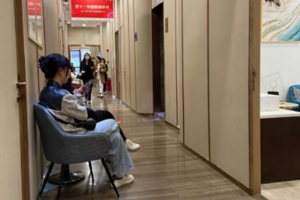 需要到东莞缔美美容医院面诊或者手术的小伙伴可以通过官网预约、在线预约、电话预约、现场挂号四种方式挂号预约