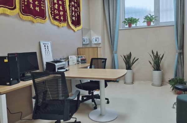 济南普瑞眼科医院做近视眼手术多少钱？