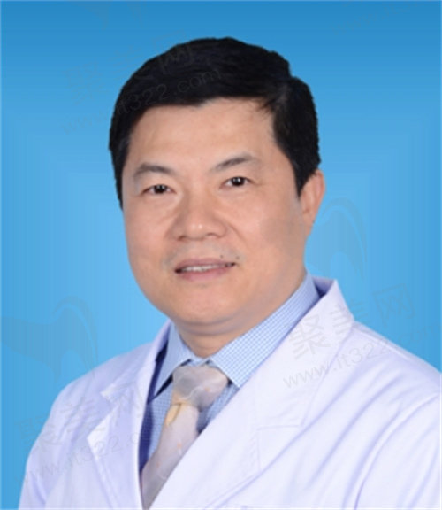 艾伟健医生简介