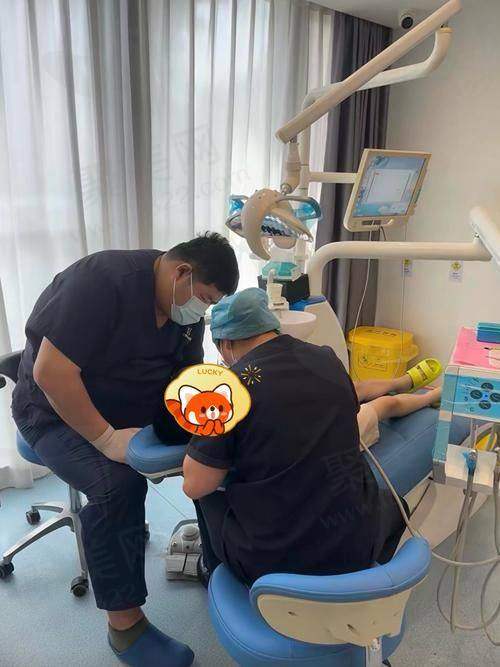 六、暨南大学牙科医院写医生收费价目表