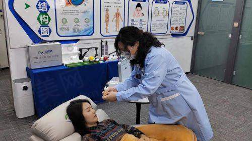 西安市第四 医院李娟医生做近视手术及近视防控怎么样？